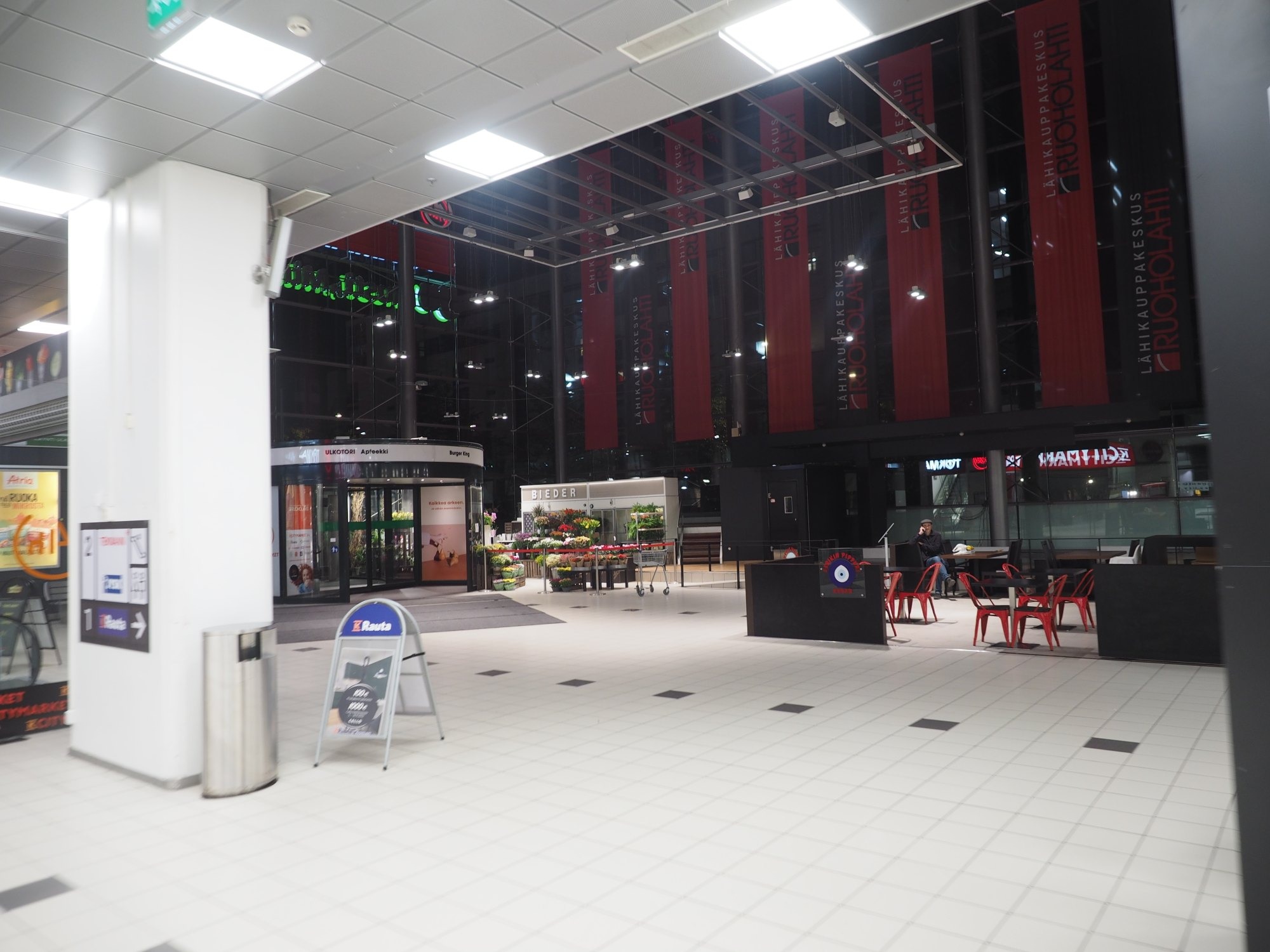 retail-empty-05